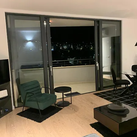Luni Apartment