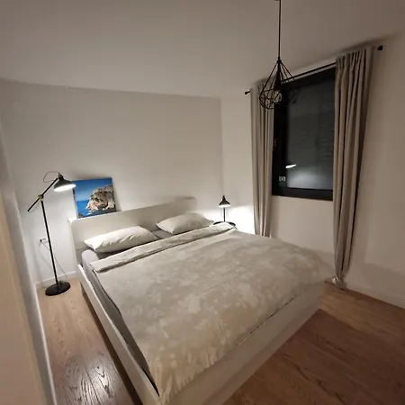 Luni ドゥブロブニク