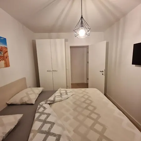 Luni Apartment