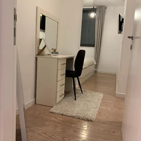 Luni Apartment *
