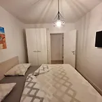 Luni Apartman