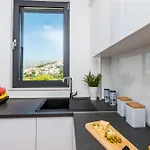 Luni Apartman *