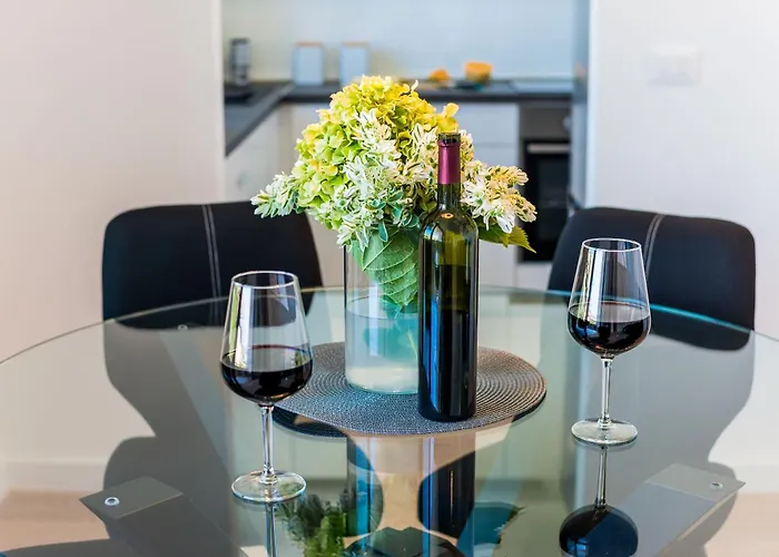 Luni Διαμέρισμα *